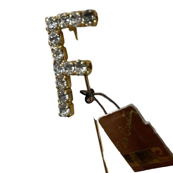 Vintage F initial Gold and Diamanté Pierre Cardin lapel Pin in presentation box - Picture 2 of 6